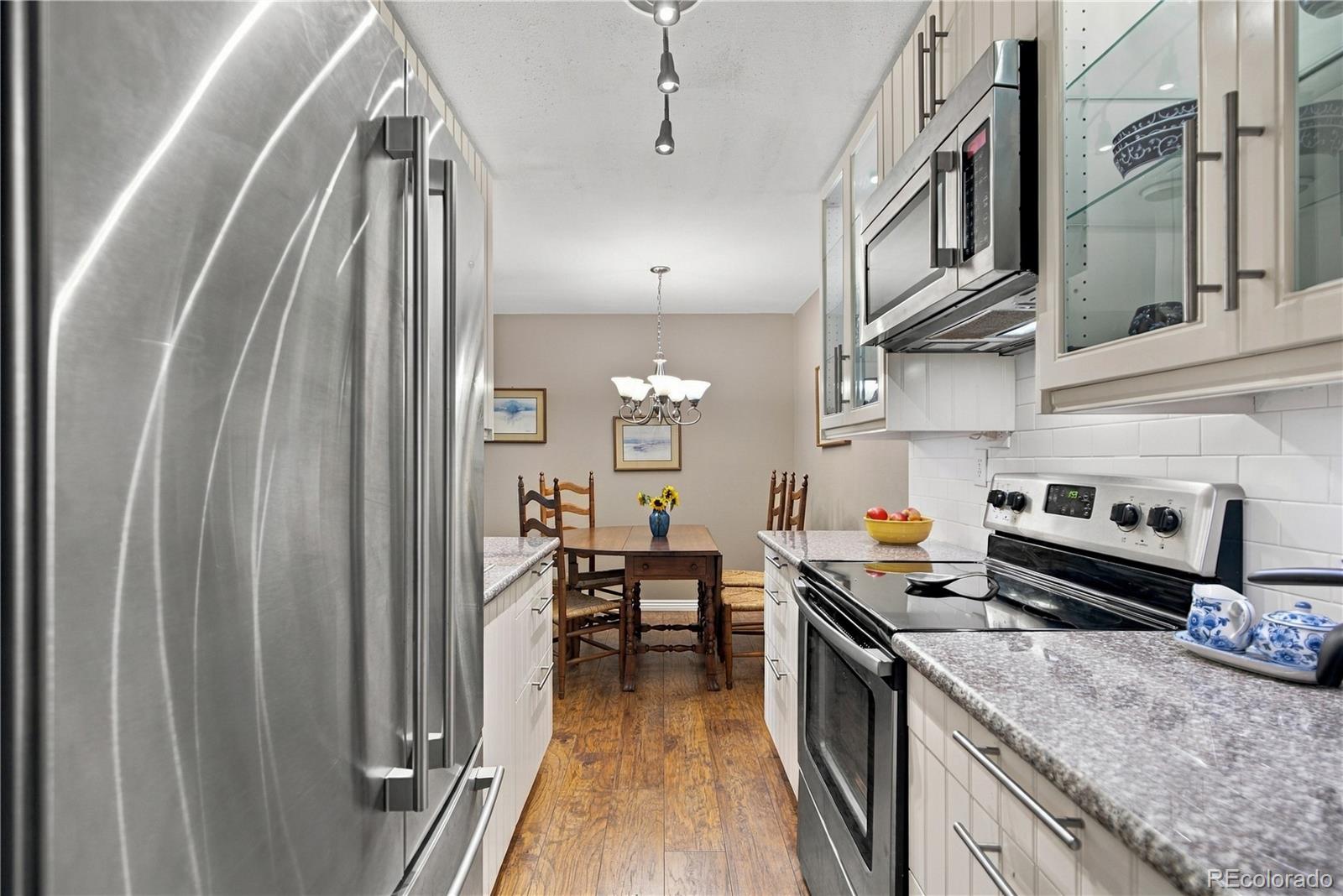309 E Highline Circle Unit: 203