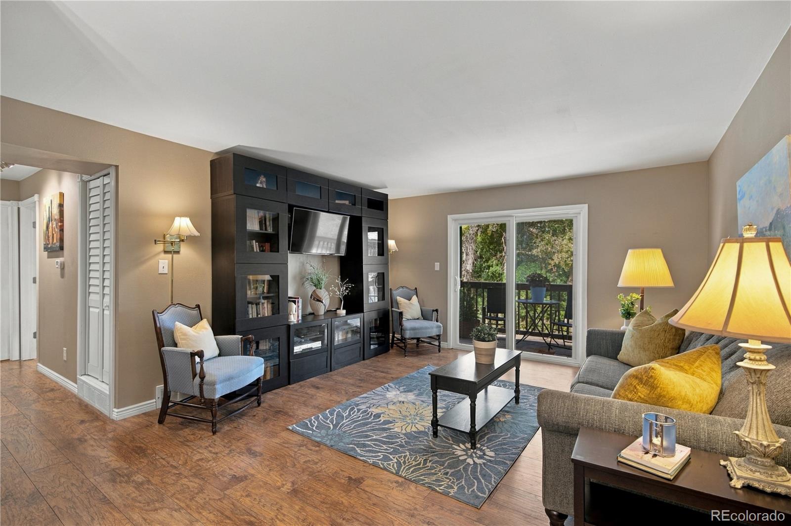 309 E Highline Circle Unit: 203