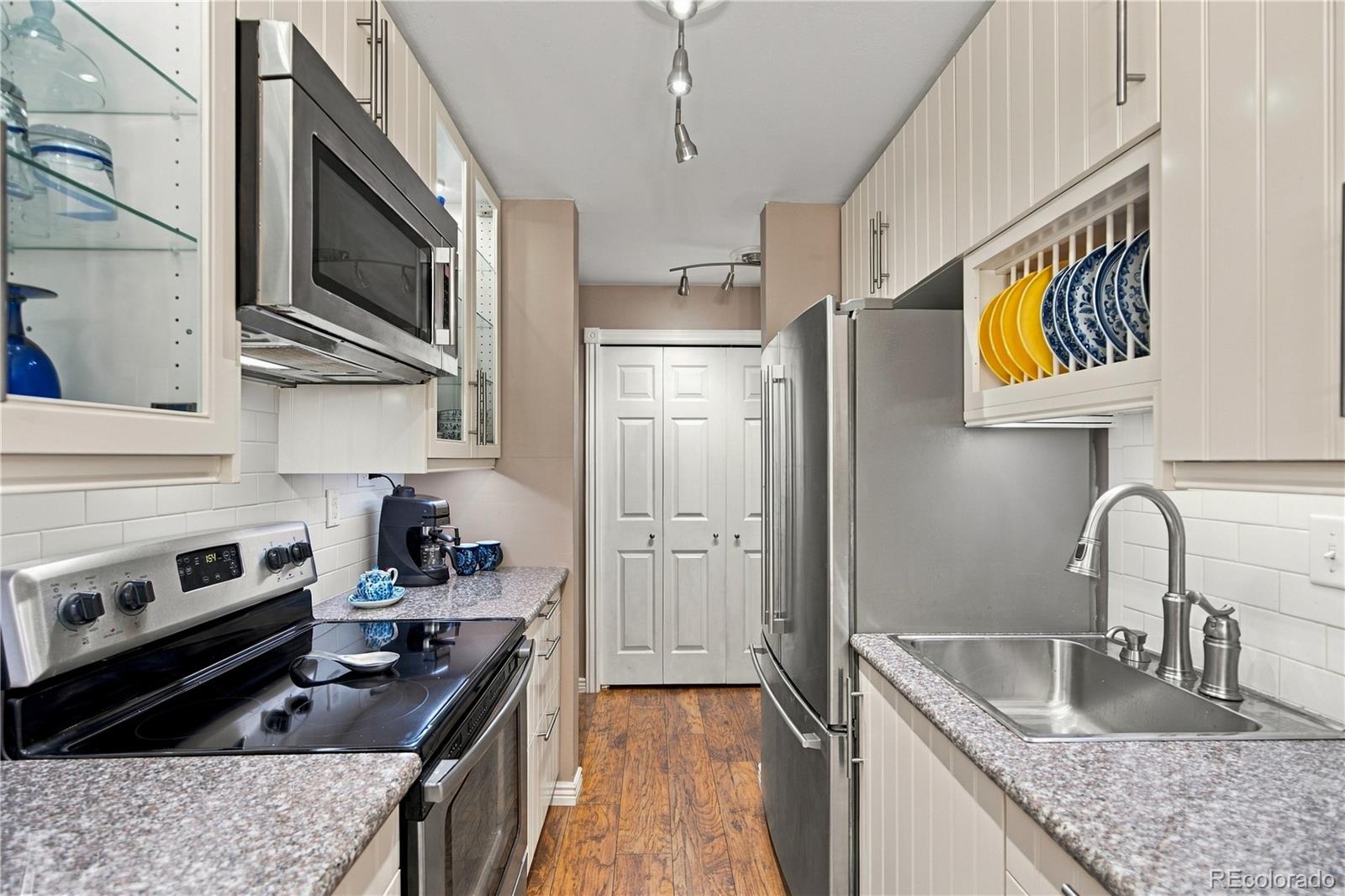 309 E Highline Circle Unit: 203