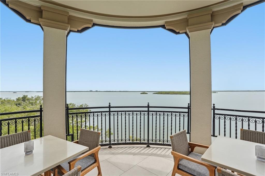 4800 Pelican Colony BLVD 201