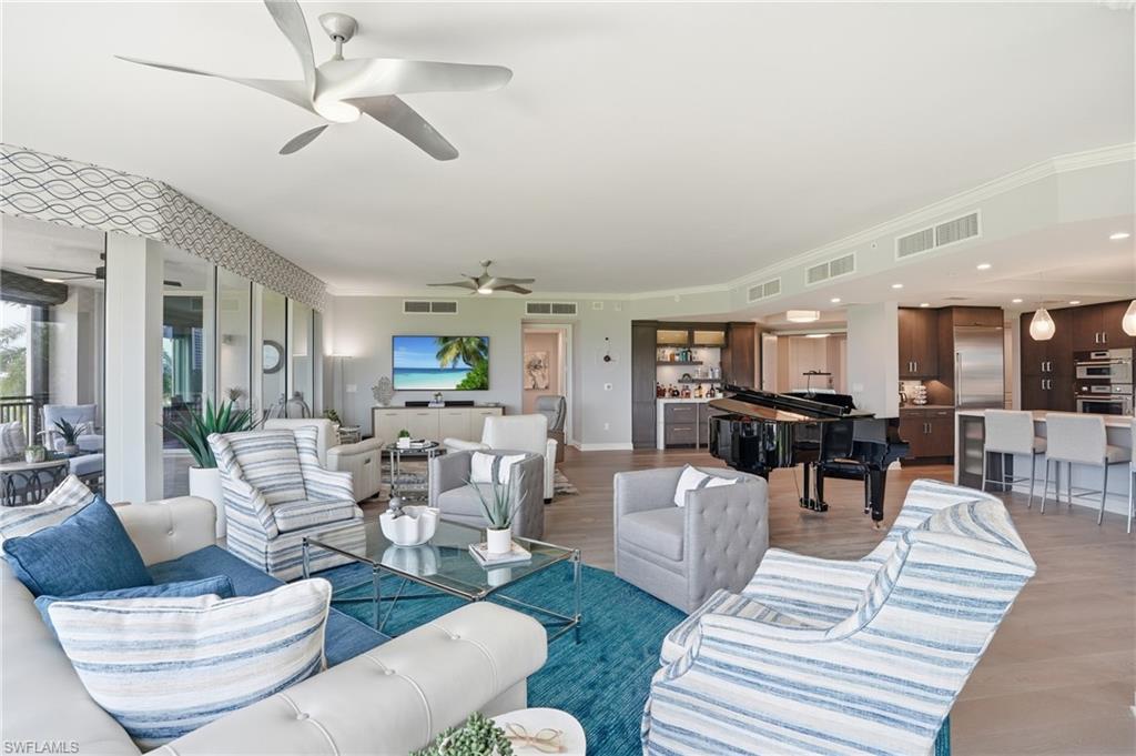 4800 Pelican Colony BLVD 201