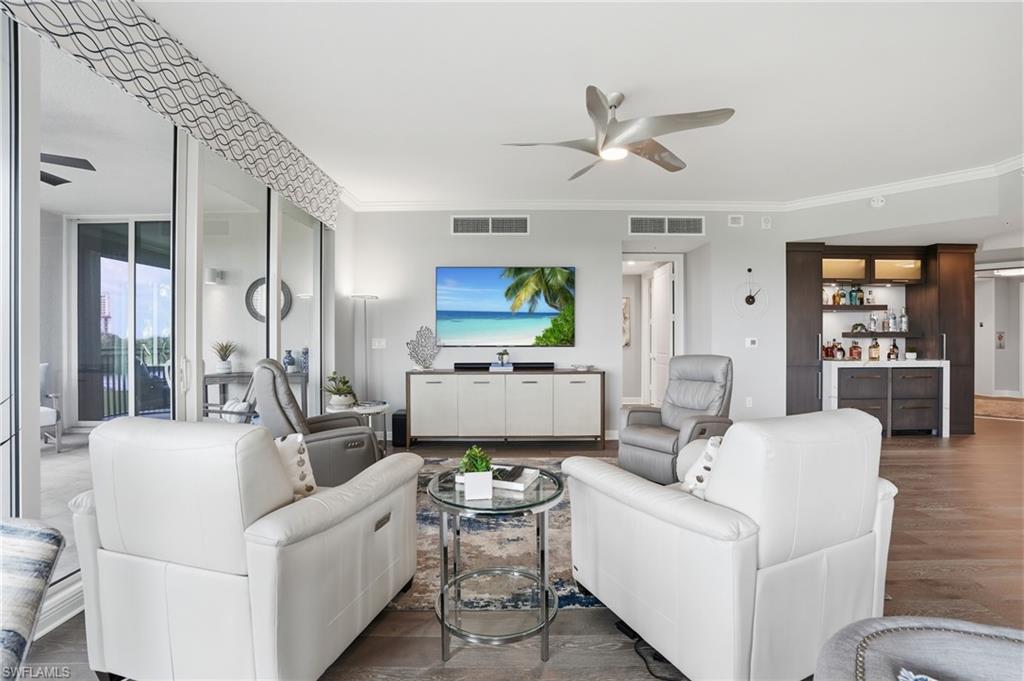 4800 Pelican Colony BLVD 201