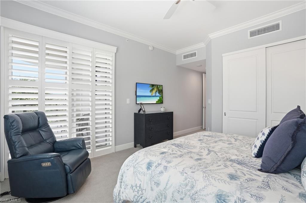 4800 Pelican Colony BLVD 201