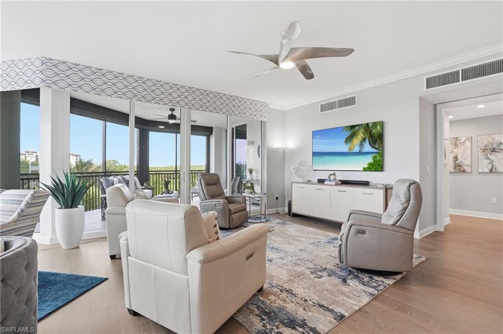 4800 Pelican Colony BLVD 201
