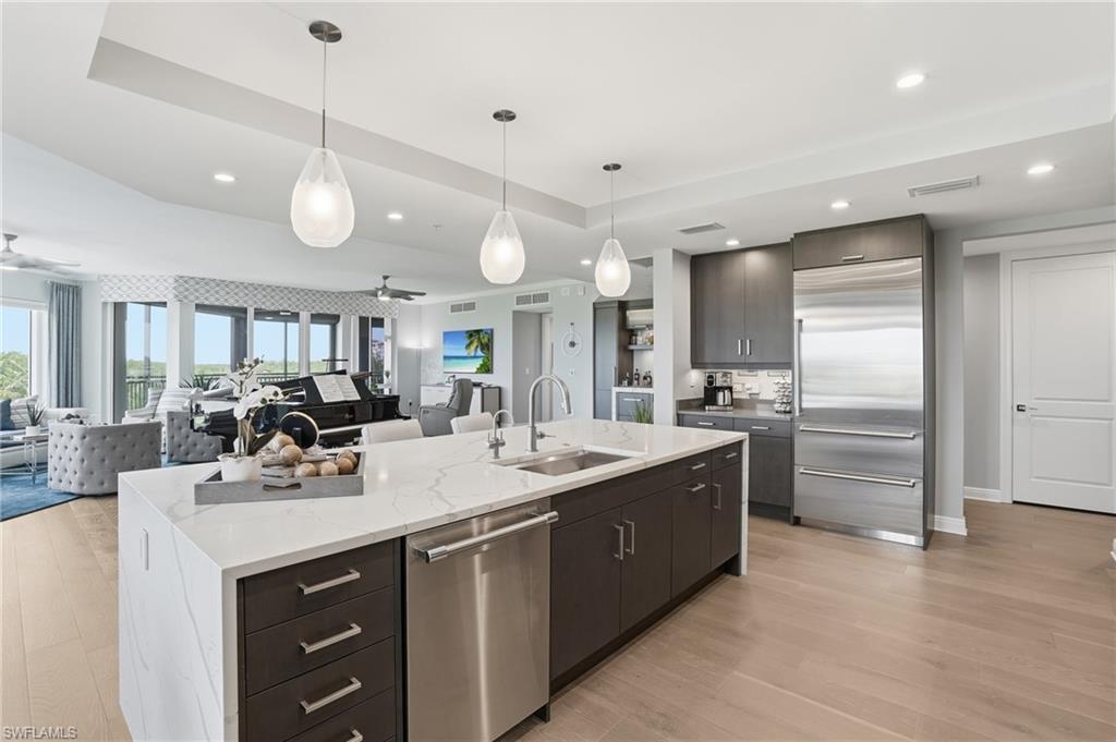 4800 Pelican Colony BLVD 201