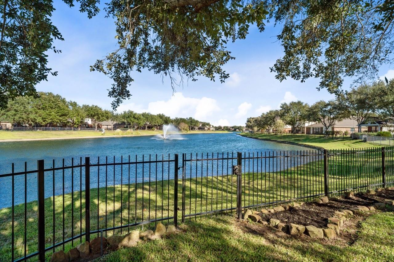 26026 S Lakefair Drive