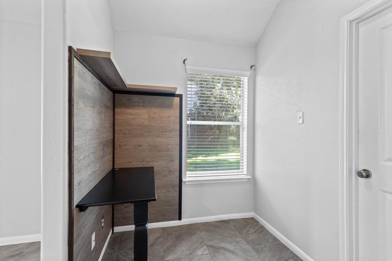 26026 S Lakefair Drive