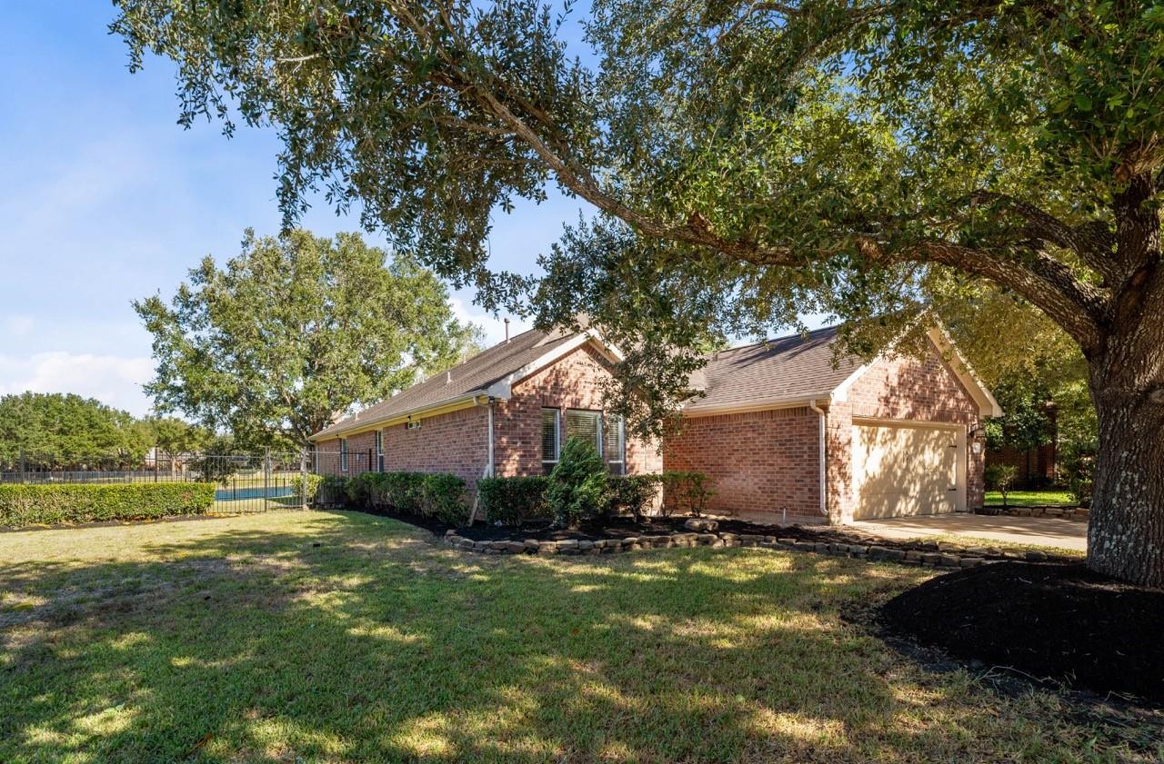 26026 S Lakefair Drive