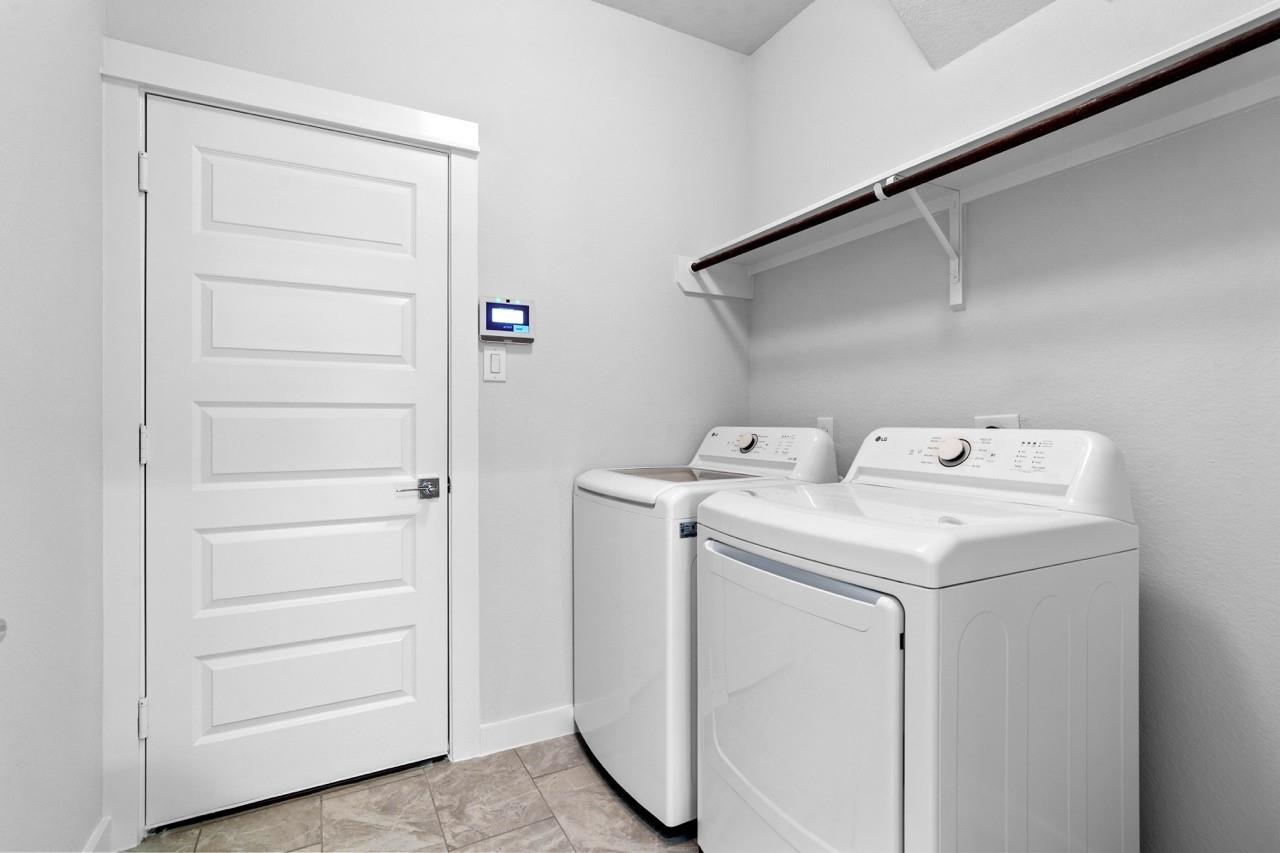 40203 Bay Warbler Way