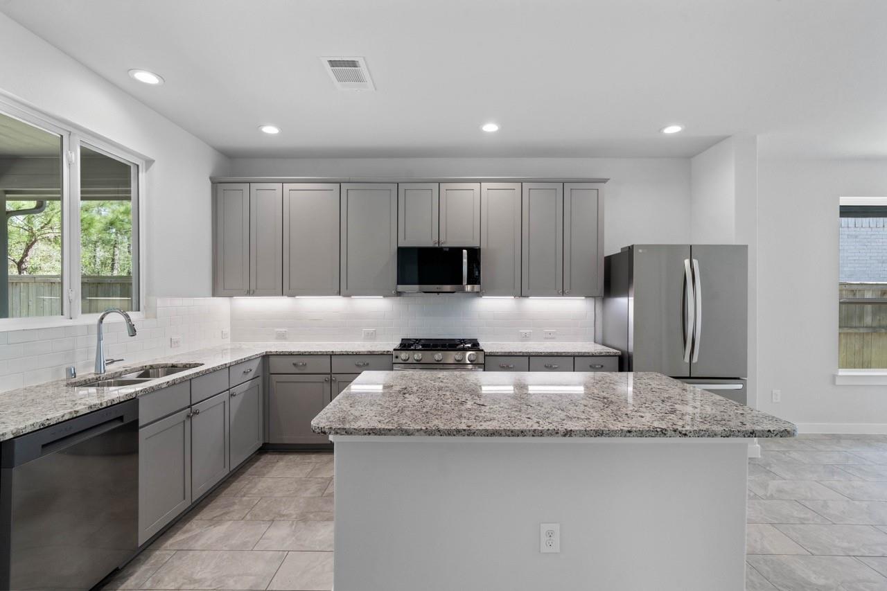 40203 Bay Warbler Way