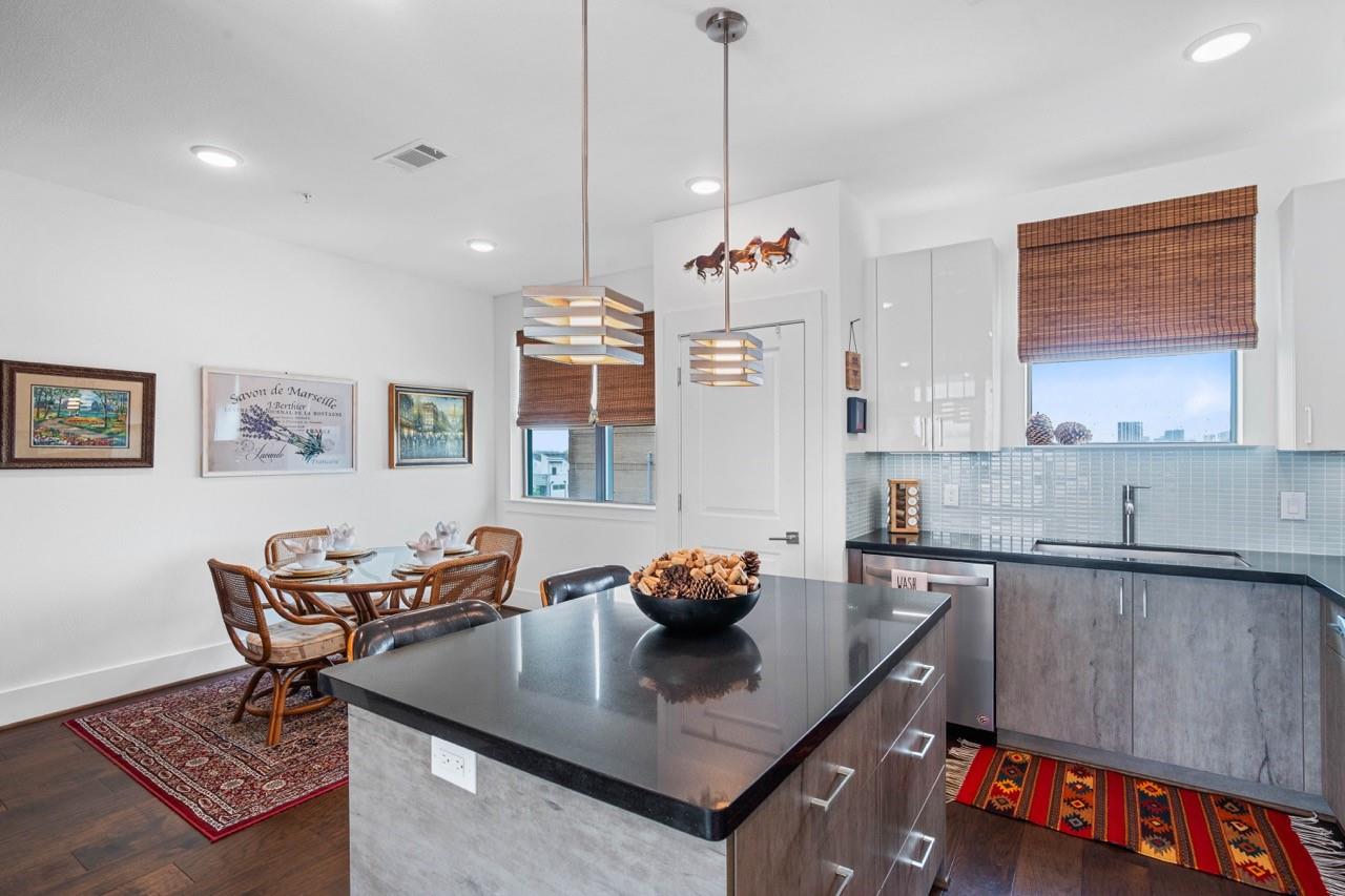 2401 Crawford Street # B304