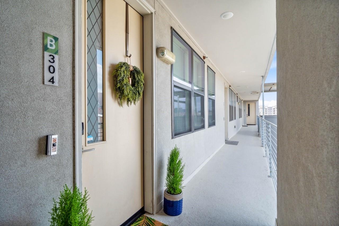 2401 Crawford Street # B304