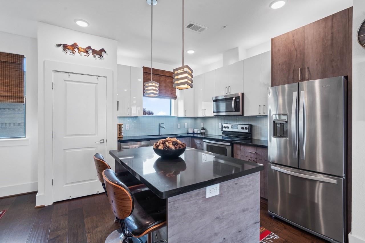 2401 Crawford Street # B304