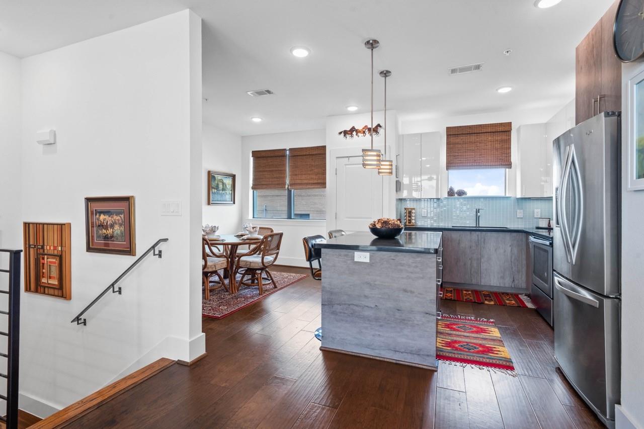 2401 Crawford Street # B304