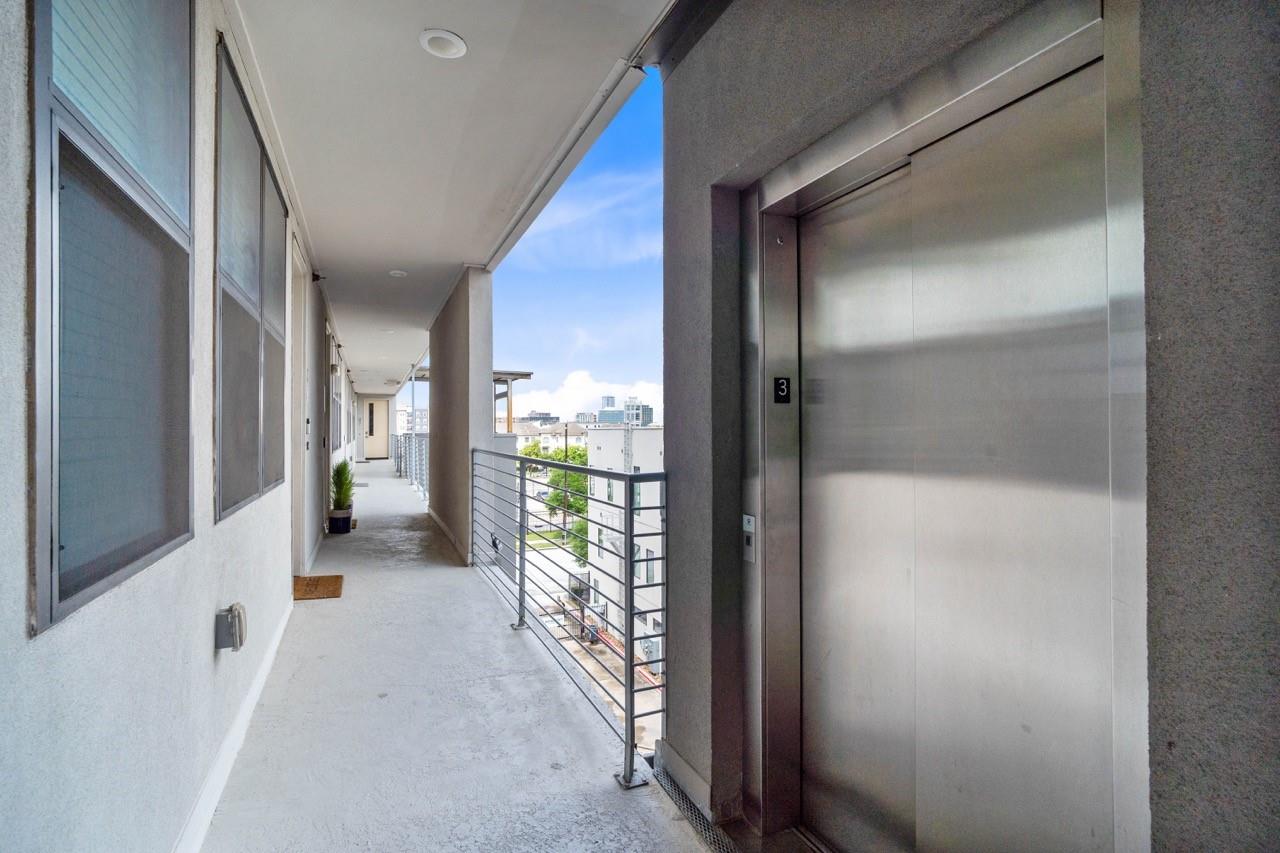 2401 Crawford Street # B304