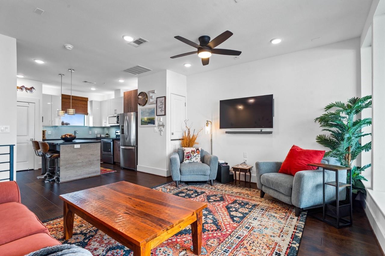 2401 Crawford Street # B304