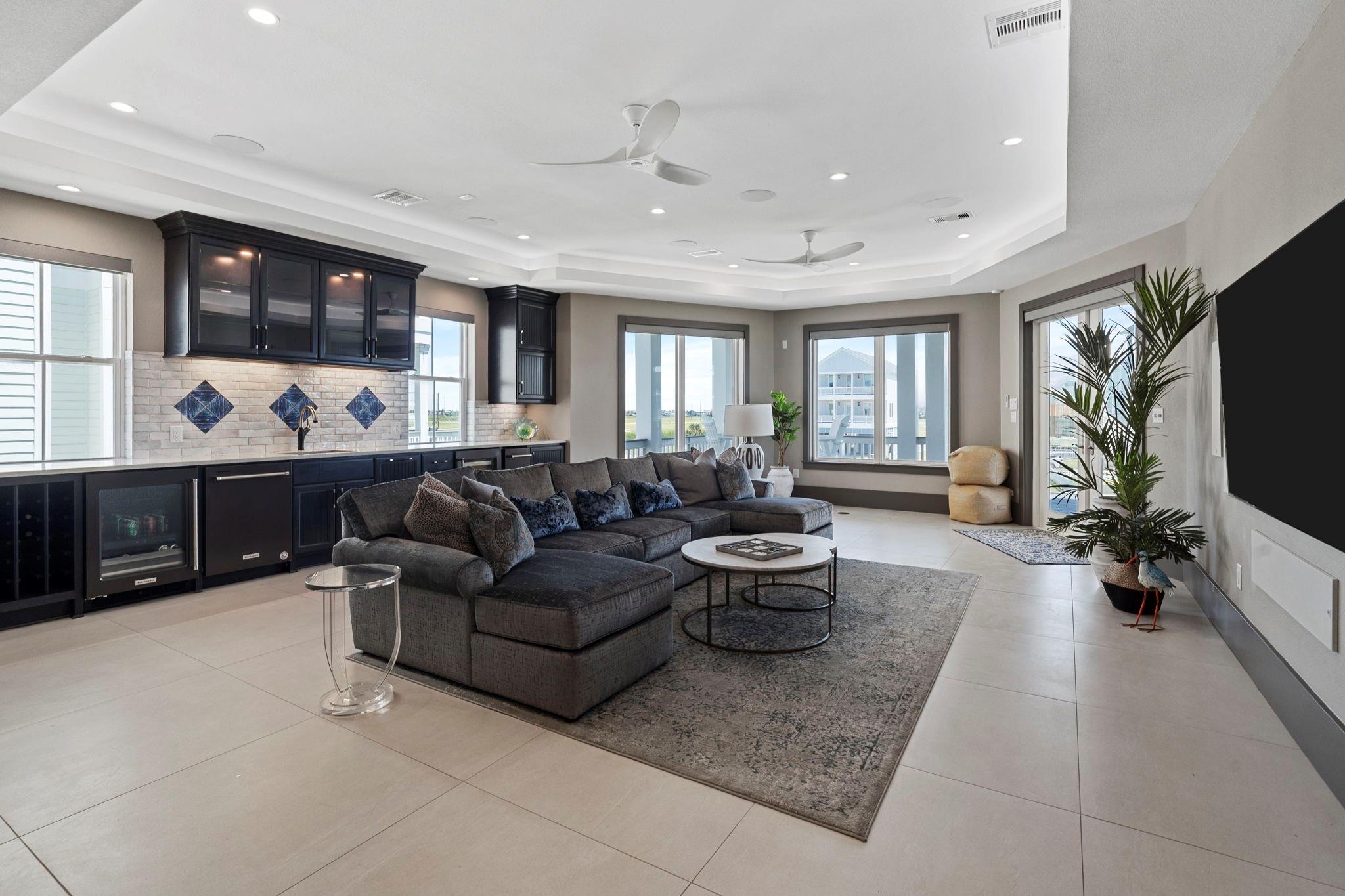 3835 Seabreeze Lane