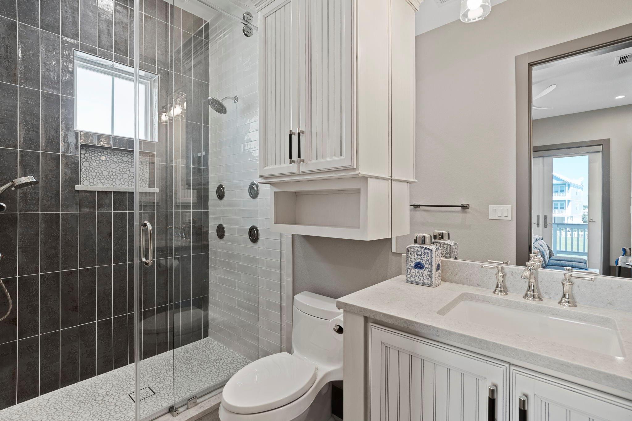 3835 Seabreeze Lane