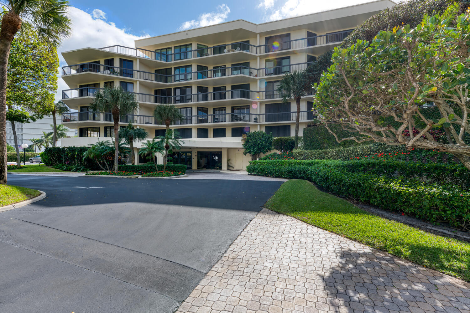 2778 S Ocean Boulevard 202s