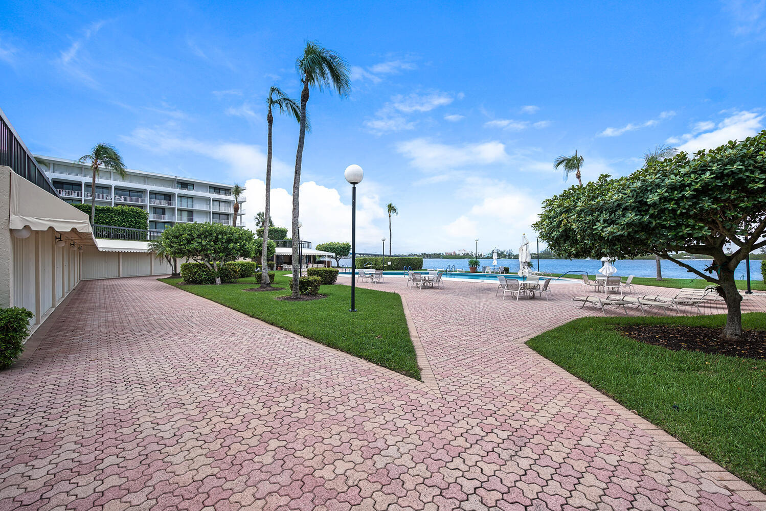 2778 S Ocean Boulevard 202s