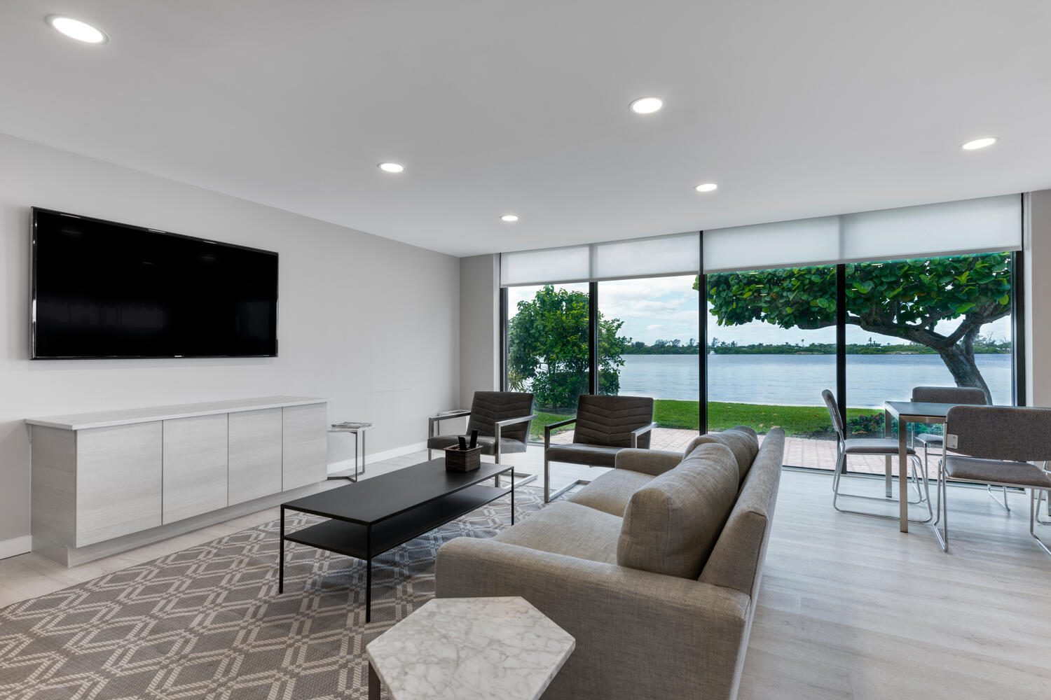 2778 S Ocean Boulevard 202s