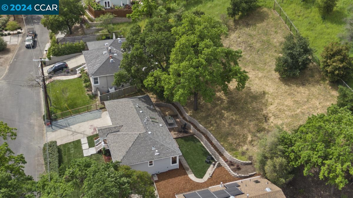 1533 Arbutus Dr