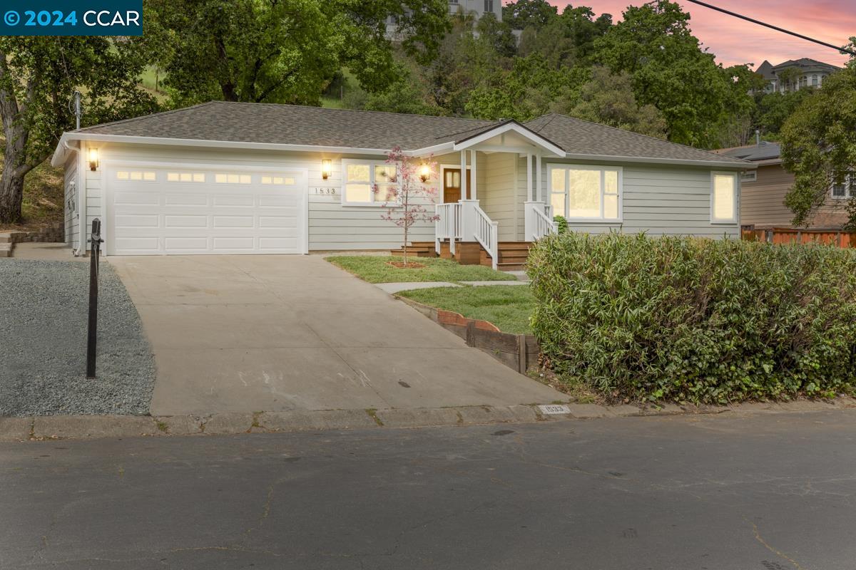1533 Arbutus Dr