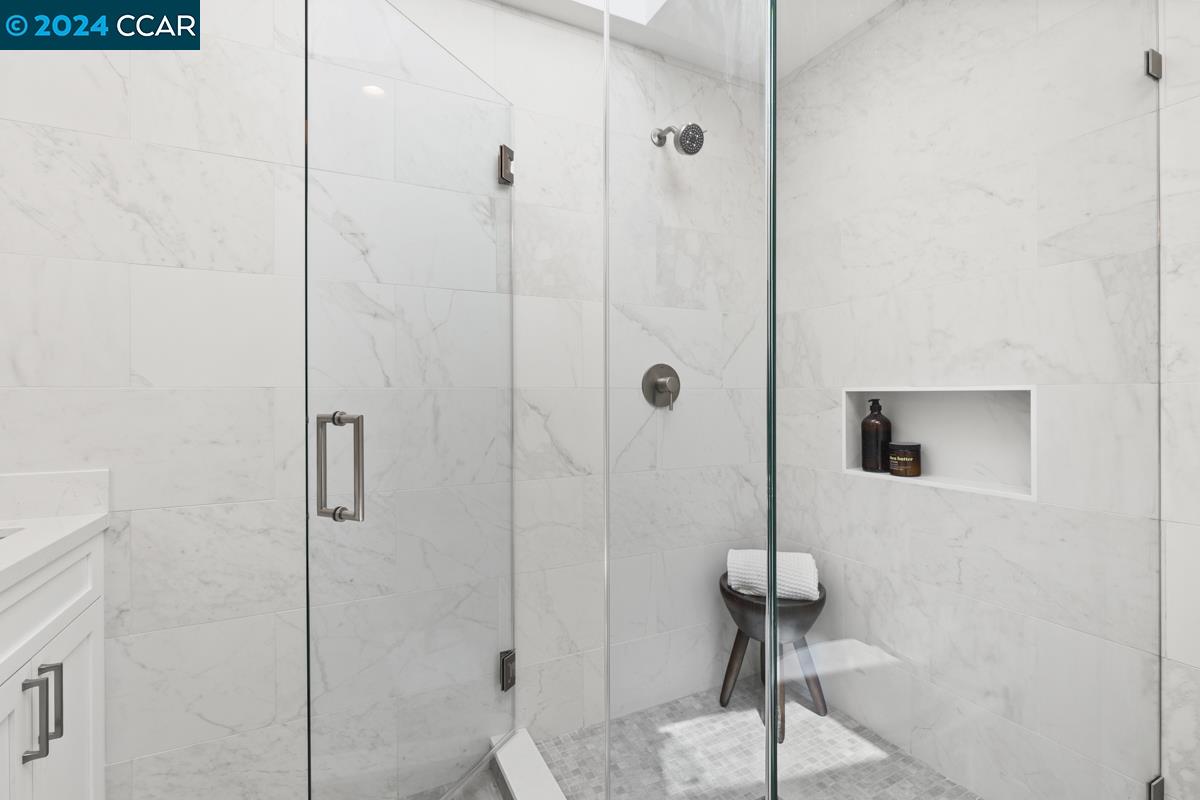 1533 Arbutus Dr
