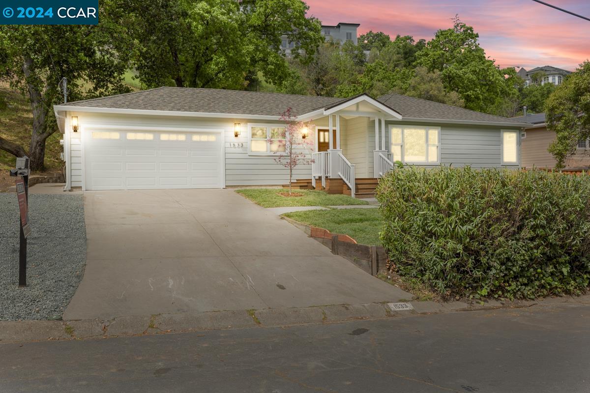 1533 Arbutus Dr