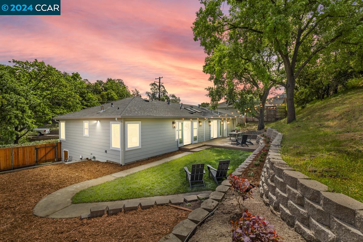 1533 Arbutus Dr