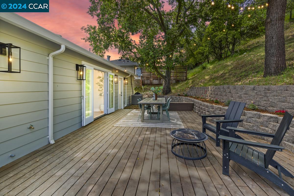 1533 Arbutus Dr