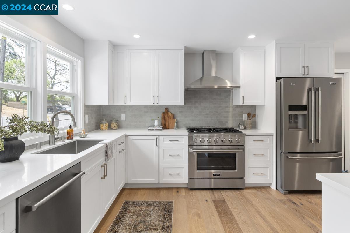 1533 Arbutus Dr