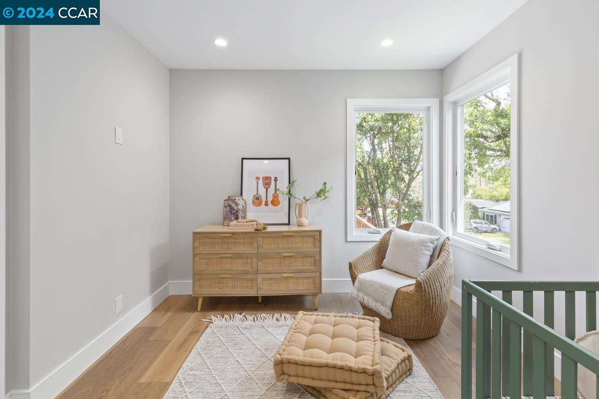 1533 Arbutus Dr