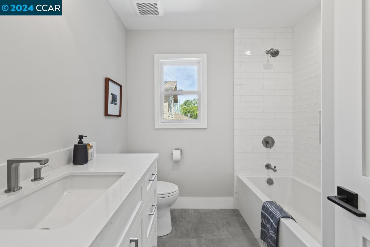 1533 Arbutus Dr