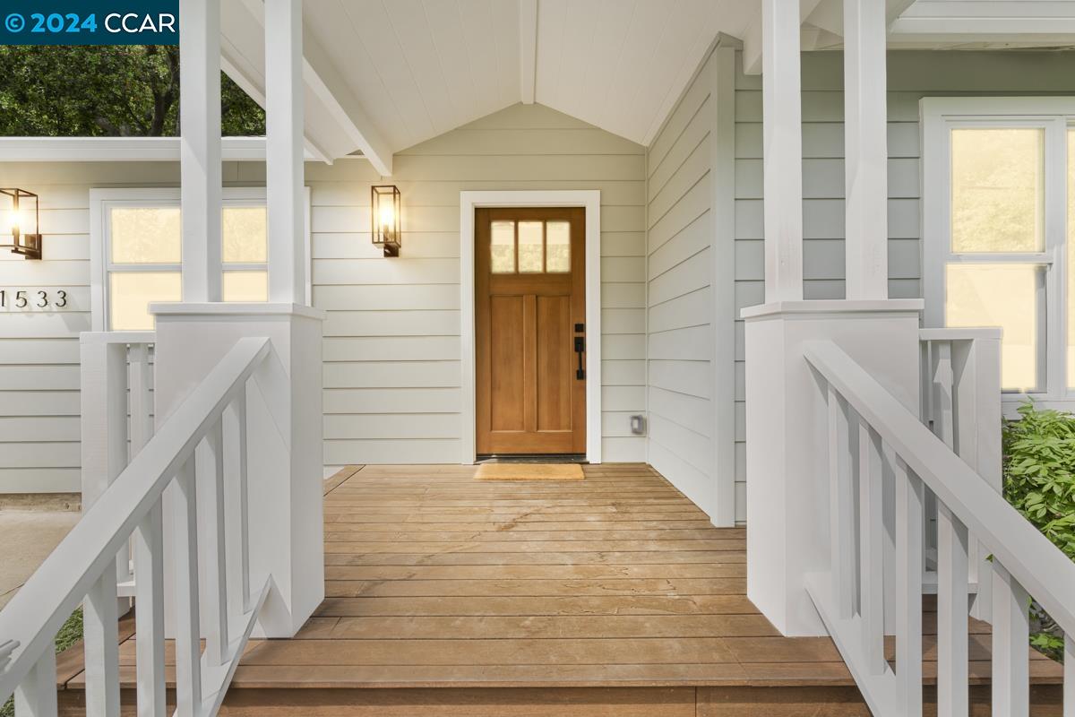 1533 Arbutus Dr
