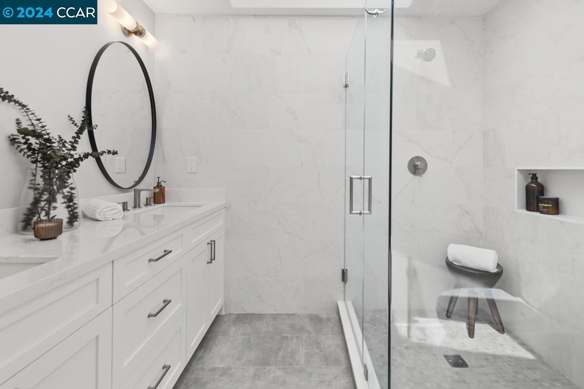 1533 Arbutus Dr
