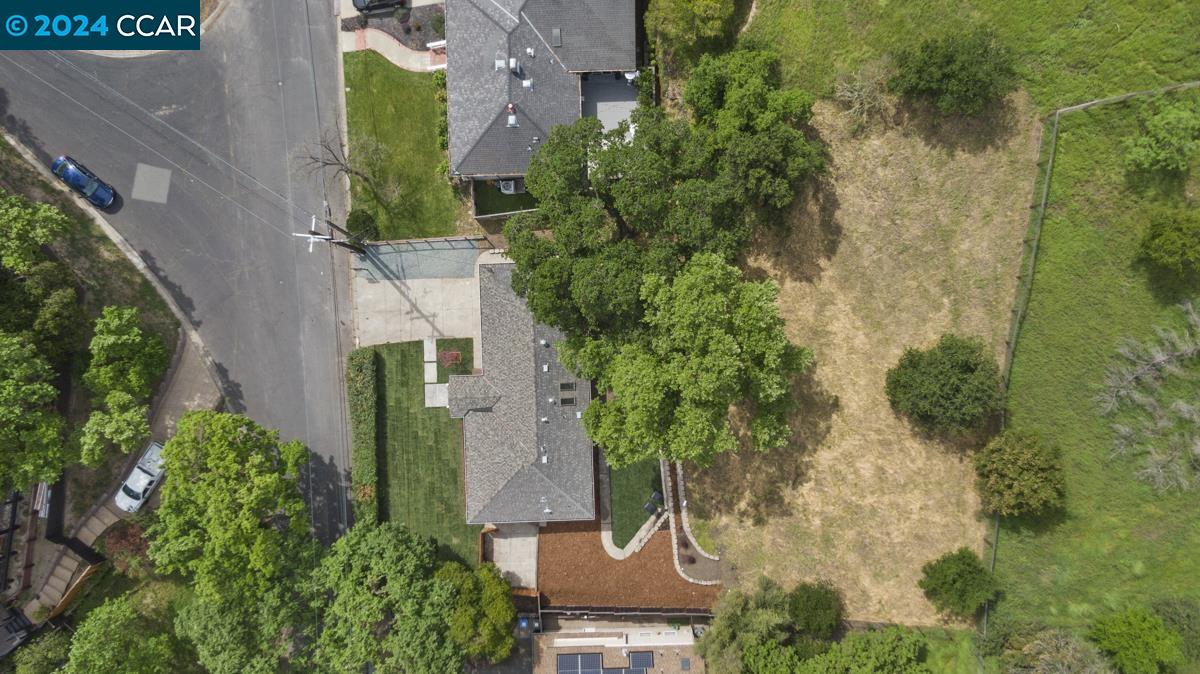 1533 Arbutus Dr