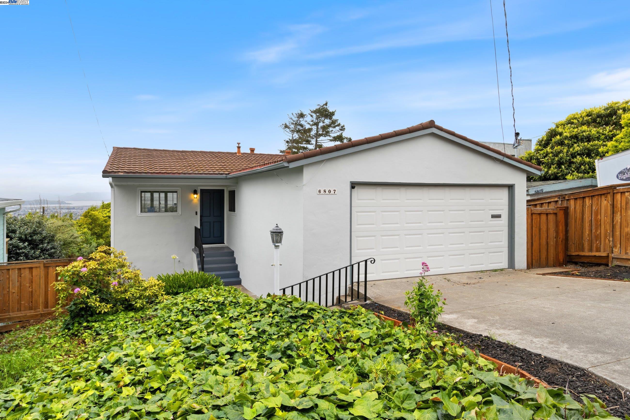 6807 Del Monte Ave