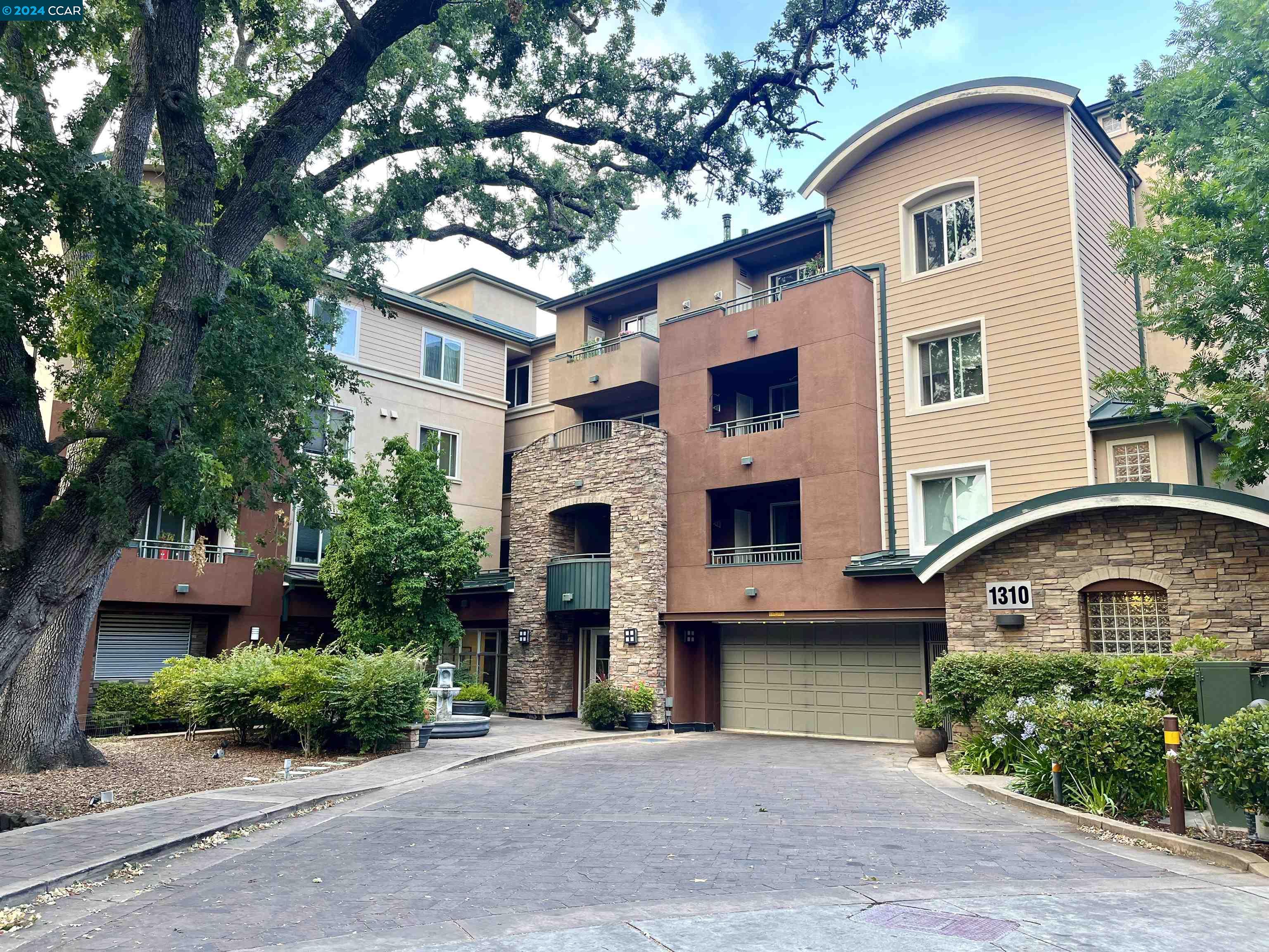 1310 Creekside Dr # 209