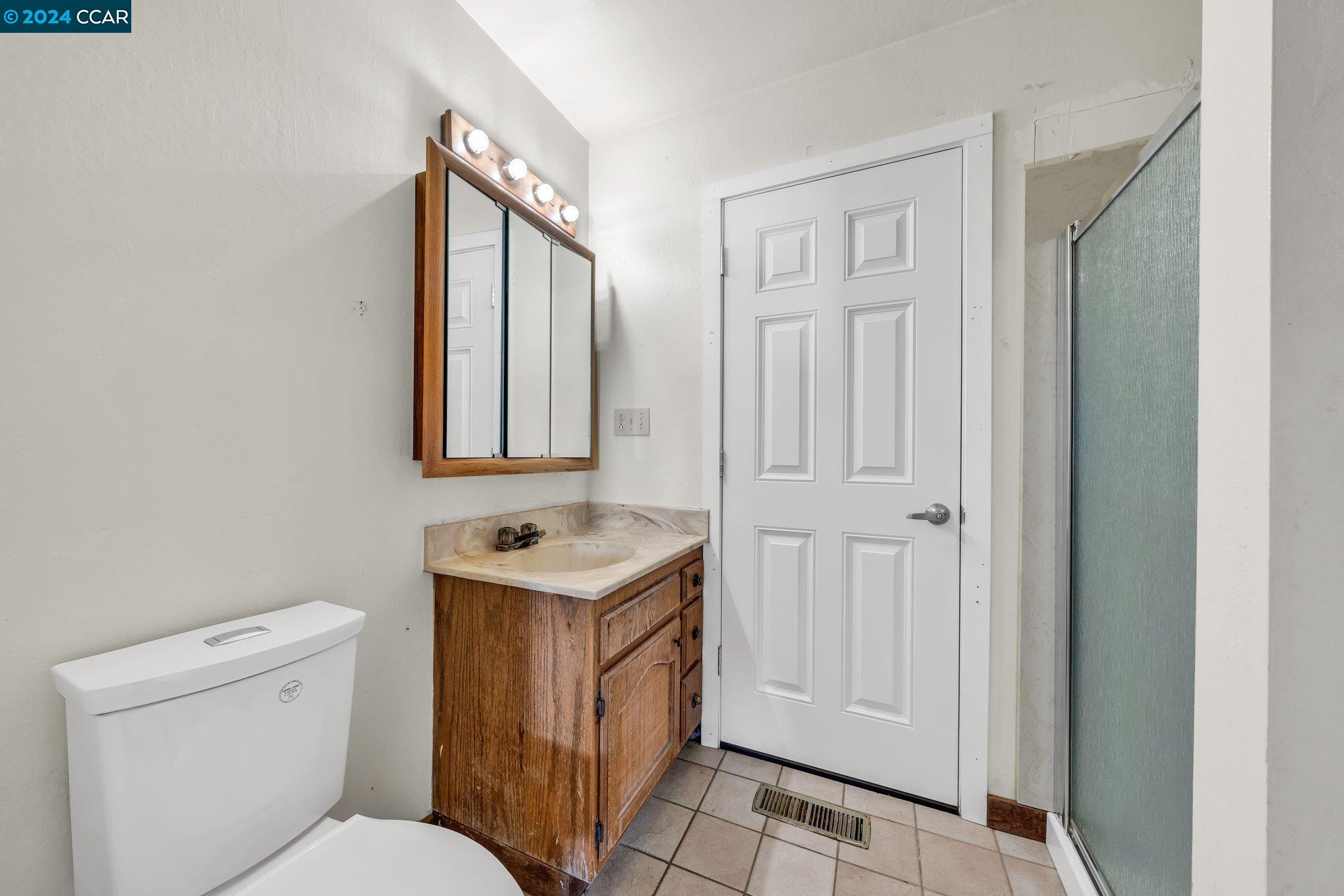 25 Standish Ct
