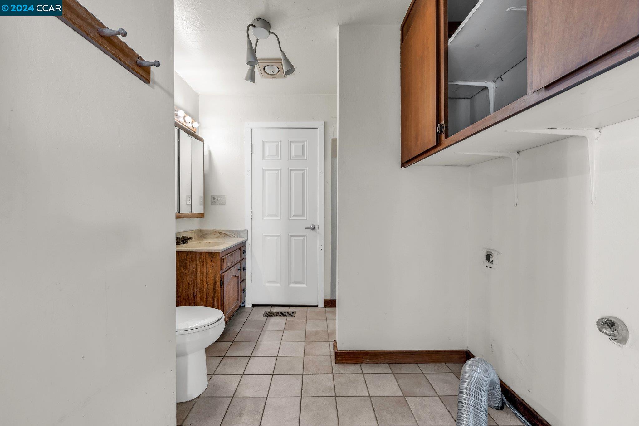 25 Standish Ct