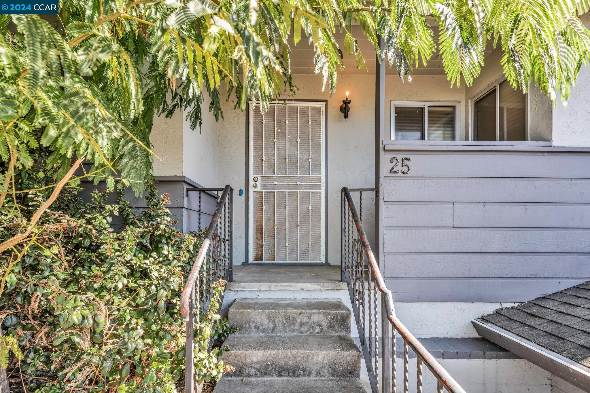 25 Standish Ct