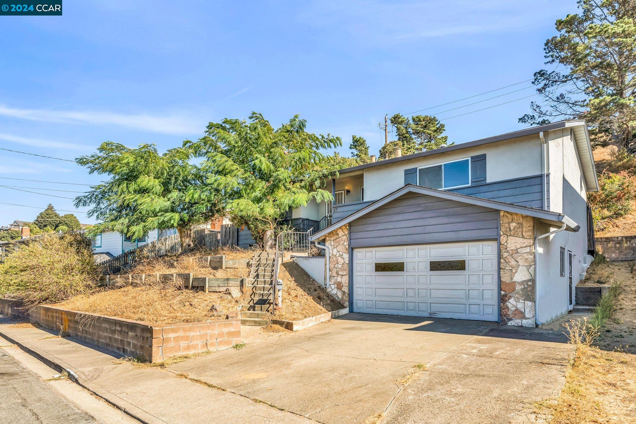 25 Standish Ct