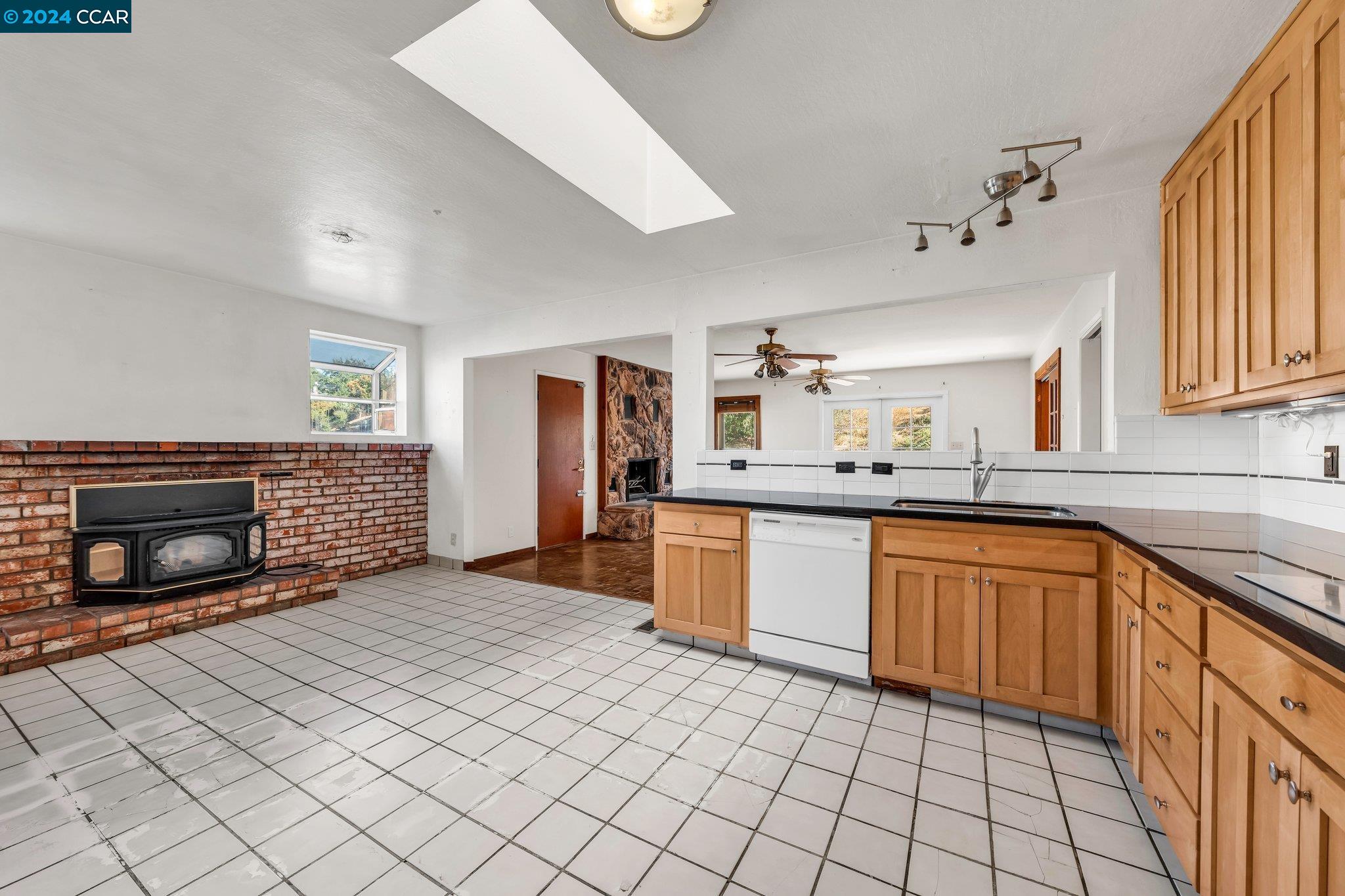 25 Standish Ct