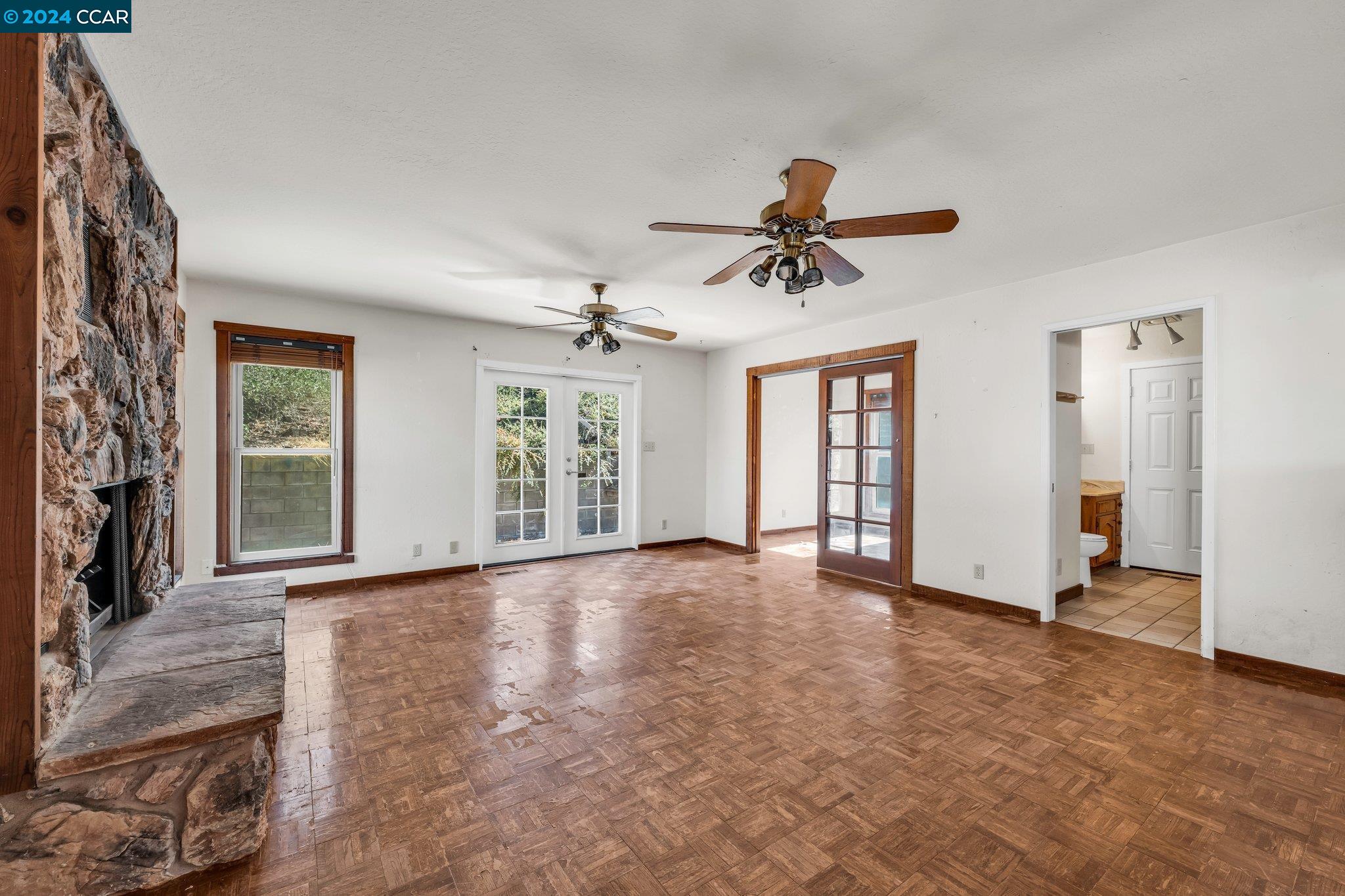 25 Standish Ct