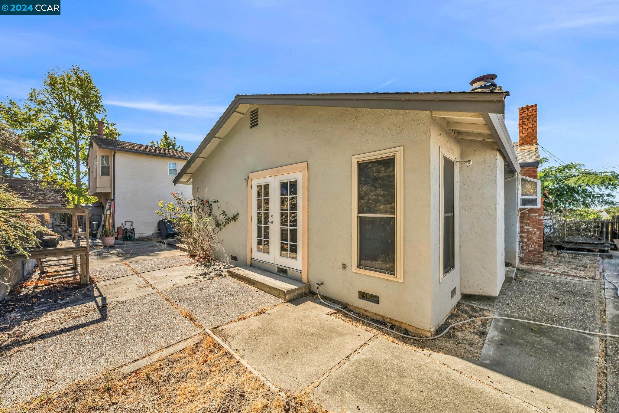25 Standish Ct