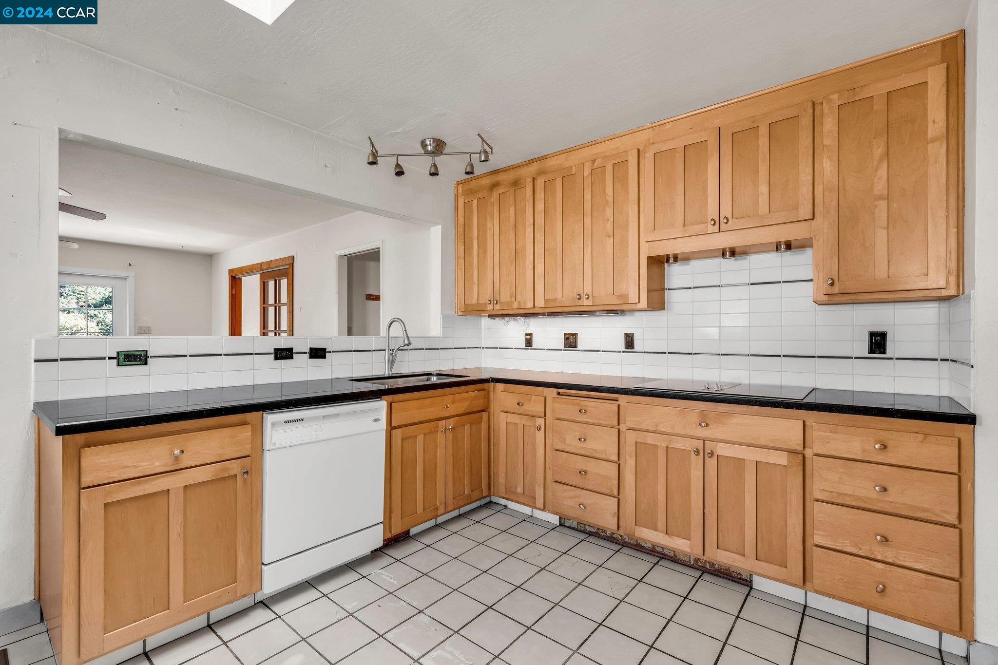25 Standish Ct