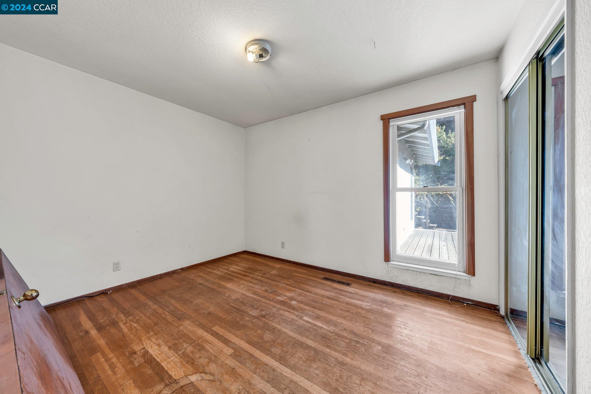 25 Standish Ct