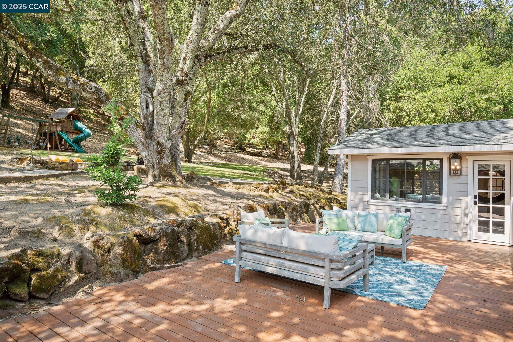 360 Montair Dr