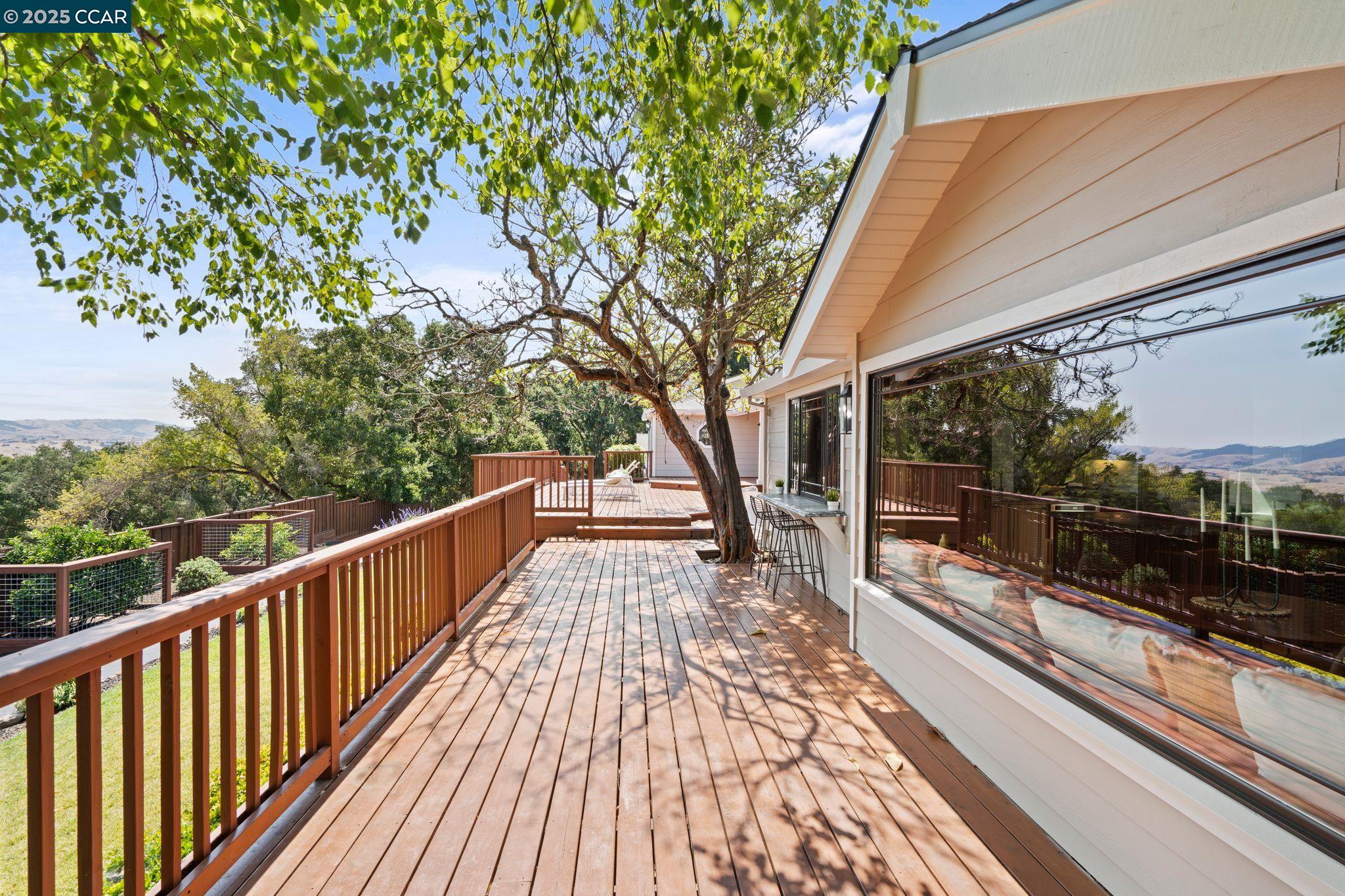360 Montair Dr